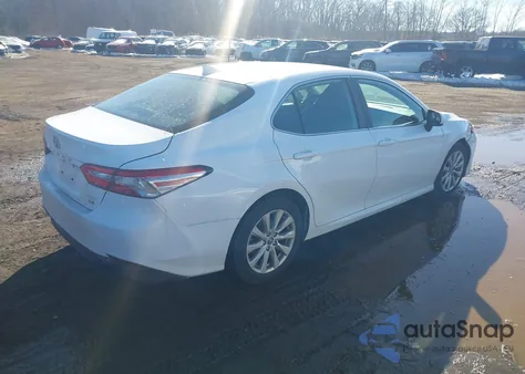 2019 Toyota Camry Le z USA, uszkodzony, nr VIN 4T1B11HK2KU198539